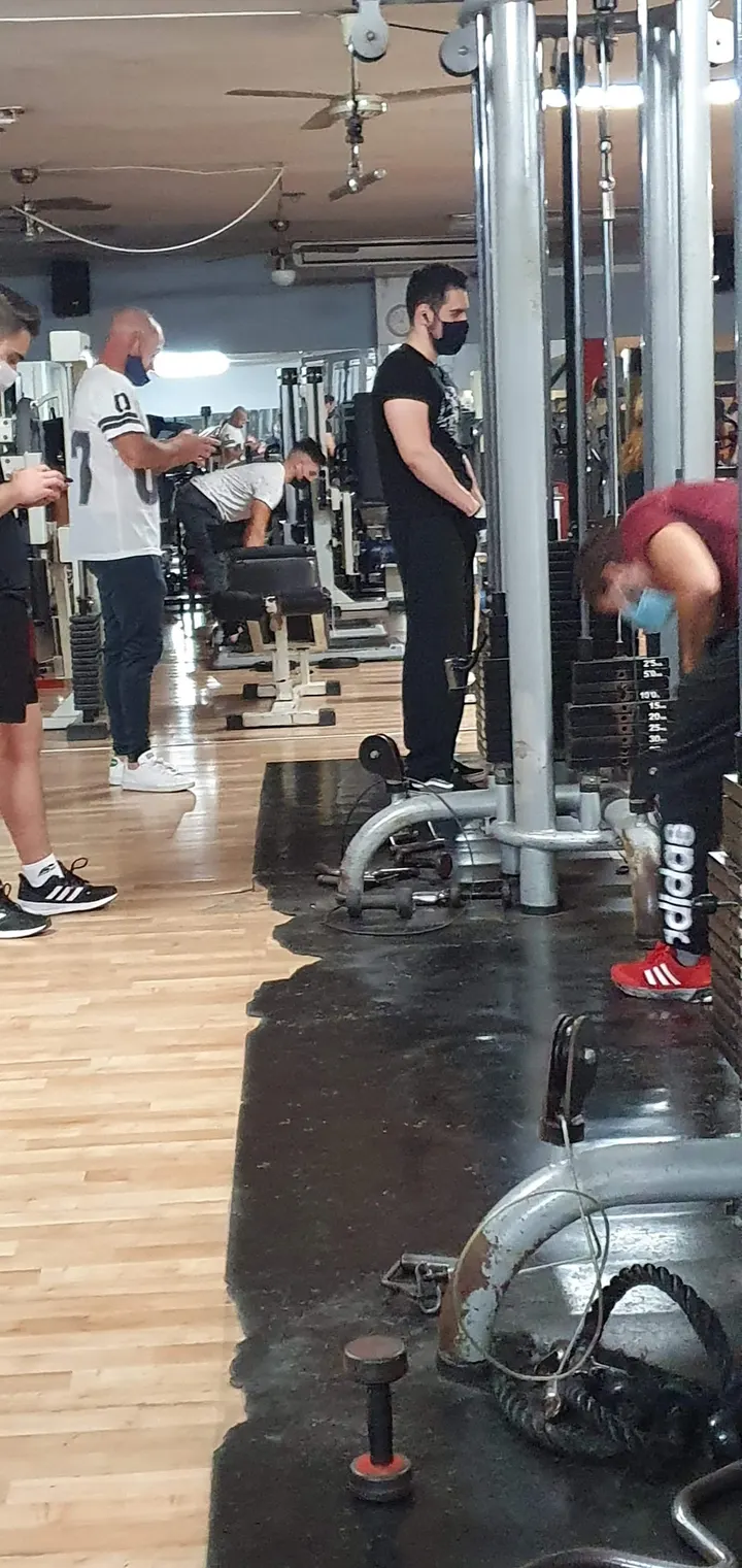 Gimnasio Cheo — entrenamiento personal-studio en Torremolinos — 5