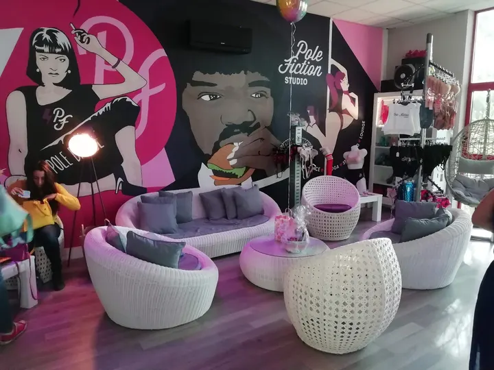 Pole Fiction Studio — Pole fitness à Minimes / Barrière de Paris / Ponts-Jumeaux / La Vache / Raisin / Fondeyre, Toulouse