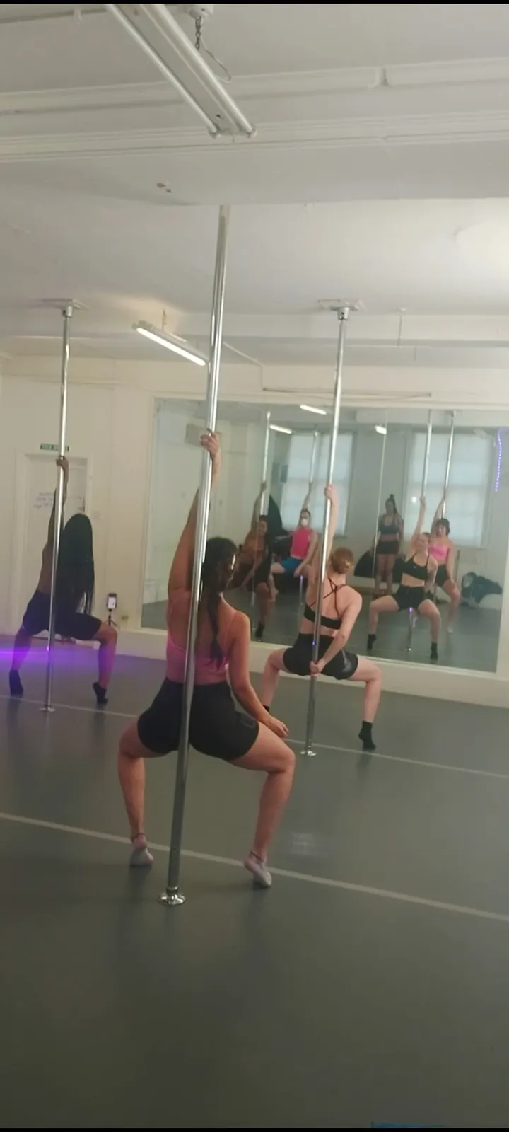 Diva Flow Pole Studio — pole fitness-studio in Streatham, London — 3