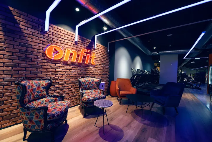 Gimnasio Onfit Mercado Central — estudio de fitness-studio en Las Alcaravaneras, Las Palmas de Gran Canaria — 2