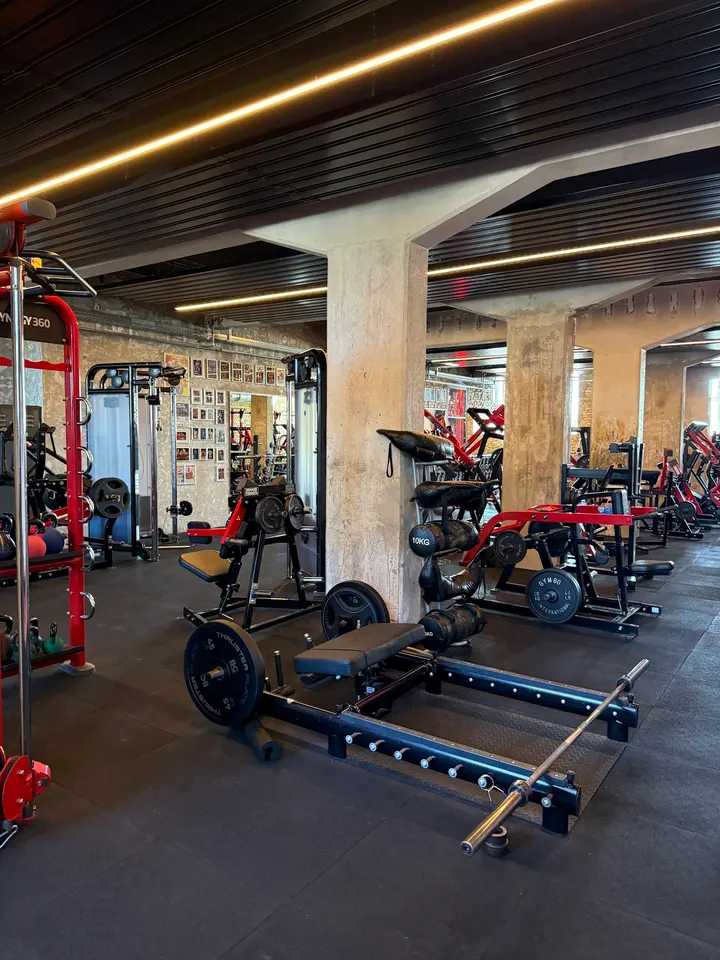 Eddis Fitness — Fitnessstudio in Am Schäfflerbach, Augsburg
