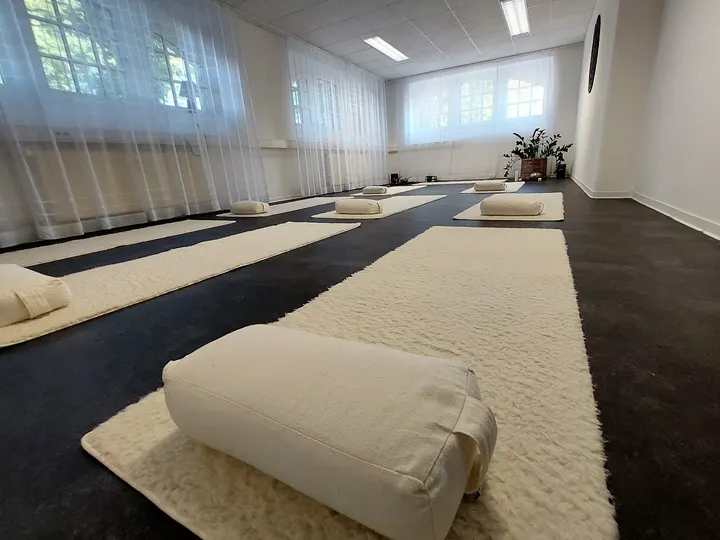 Raum für Yoga — yoga-studio in Ginsheim-Gustavsburg-Gustavsburg — 3