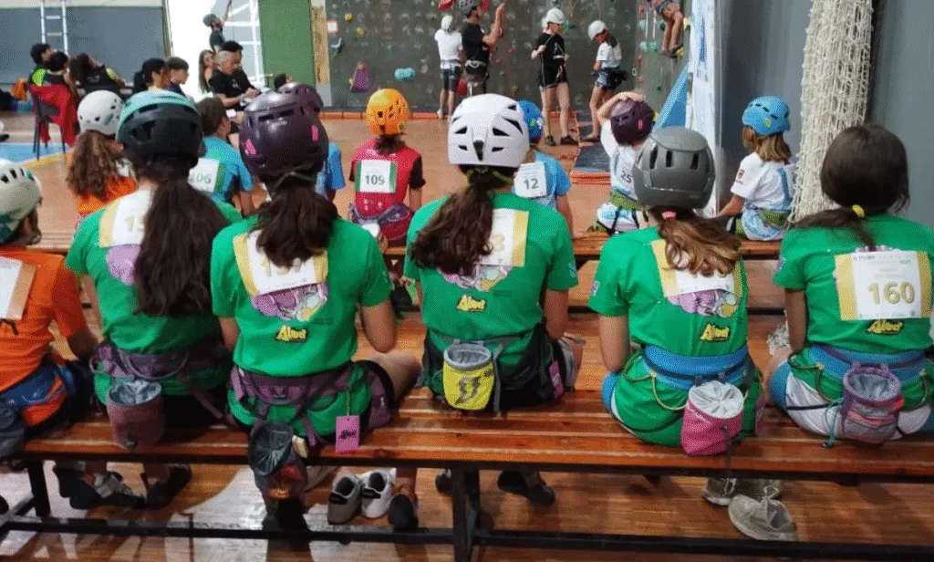 Grupo de Montaña Alud — boulder-studio i O Berbés, Vigo — 3