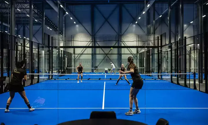 Top Padel Arena — pt studio-studio i Näringen, Gävle