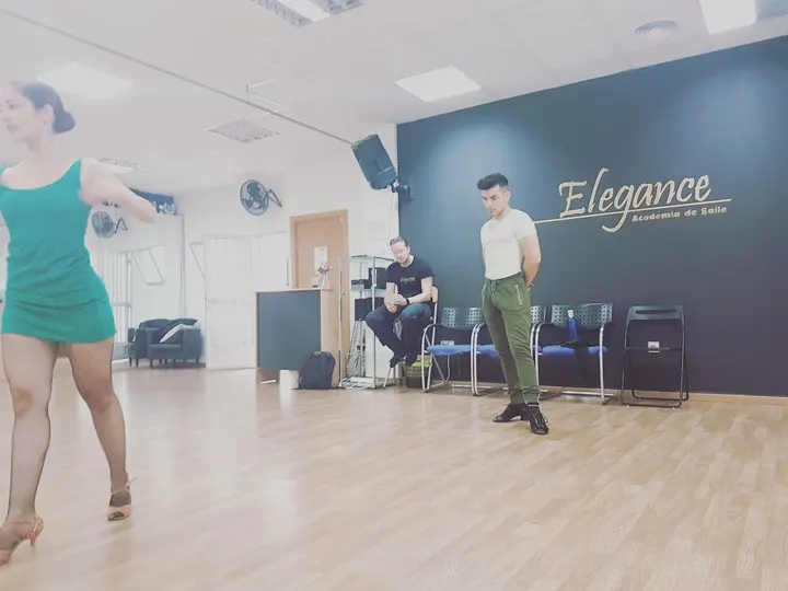 Academia de Baile Elegance — baile-studio en Alicante — 3