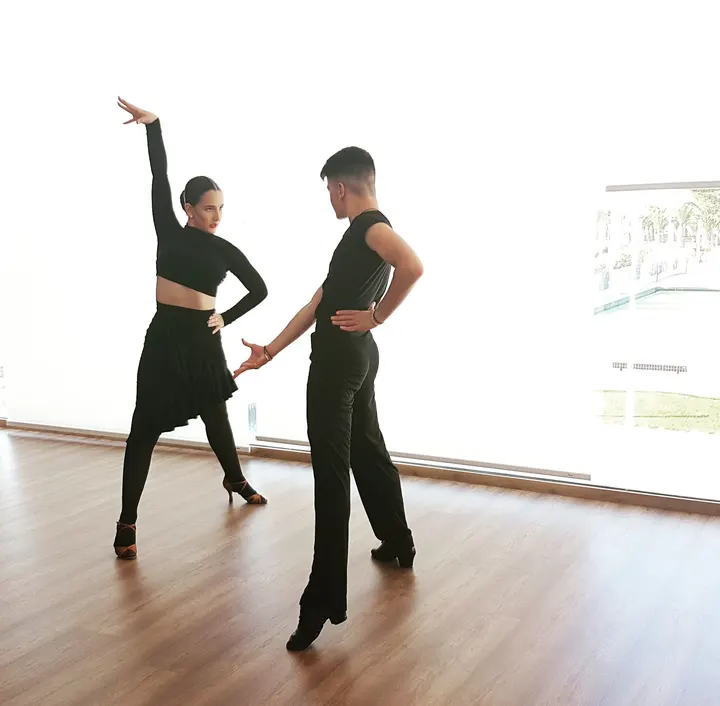 Academia de Baile Elegance — baile-studio en Alicante — 5