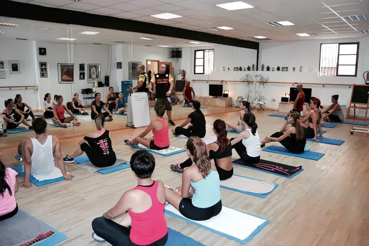 Academia de Baile Elegance — Artes marciales en Alicante