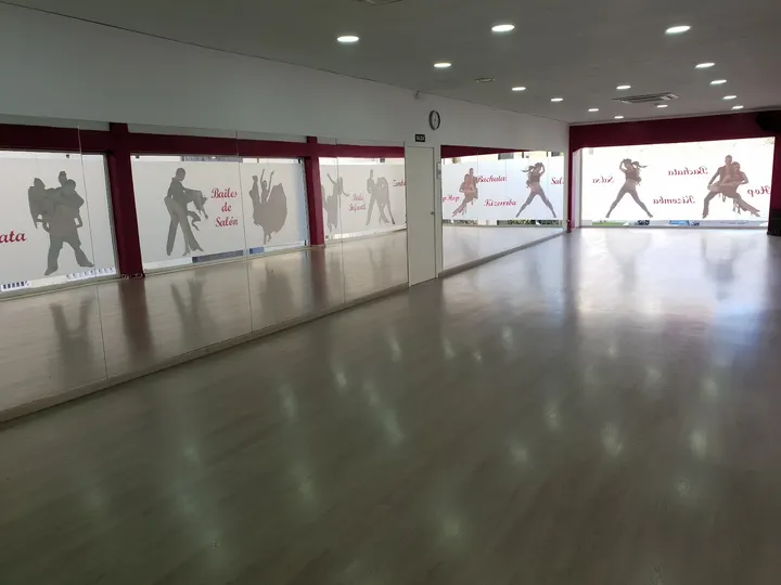 Escuela De Baile Oletusalsa — baile-studio en Bellvitge, L'Hospitalet de Llobregat — 3