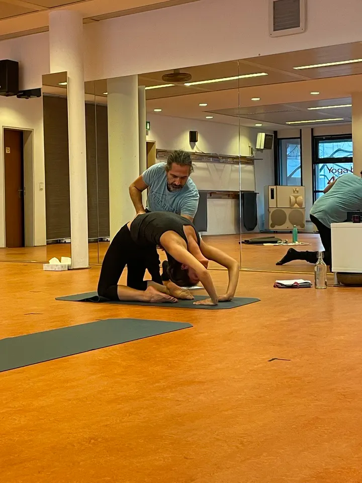 hot yoga ausbildung — yoga-studio in Friedrichshain, Berlin — 3