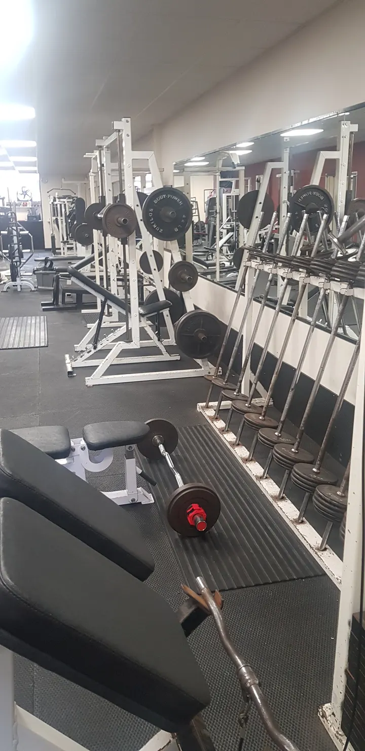 Active Fitness /daves Gym — fitness studio in Hollinwood, Manchester — 3