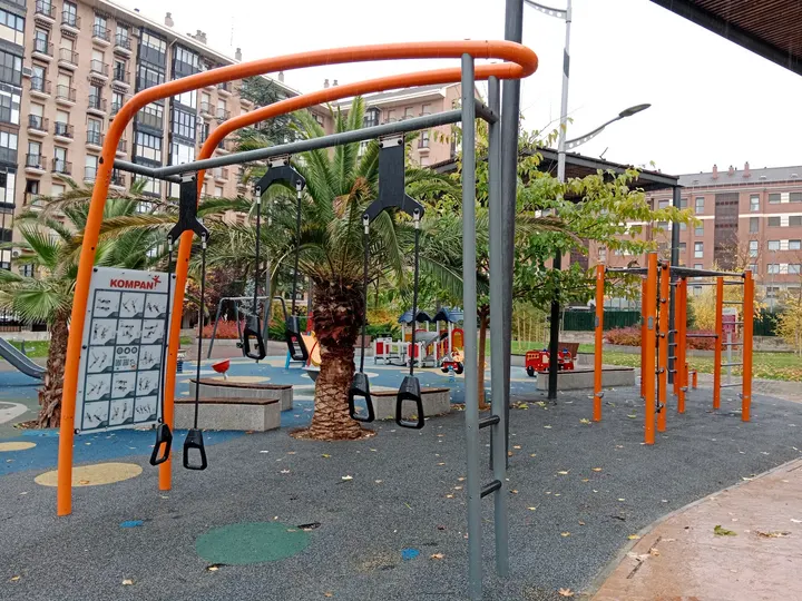 Parque de entrenamiento funcional, barras, calistenia y streetworkout México — Estudio de fitness en Las Gaunas, Logroño