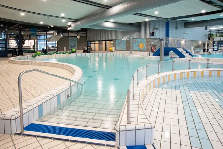 Zwembad Waardergolf — sportschool-studio in Bomenwijk, Heerhugowaard — 2