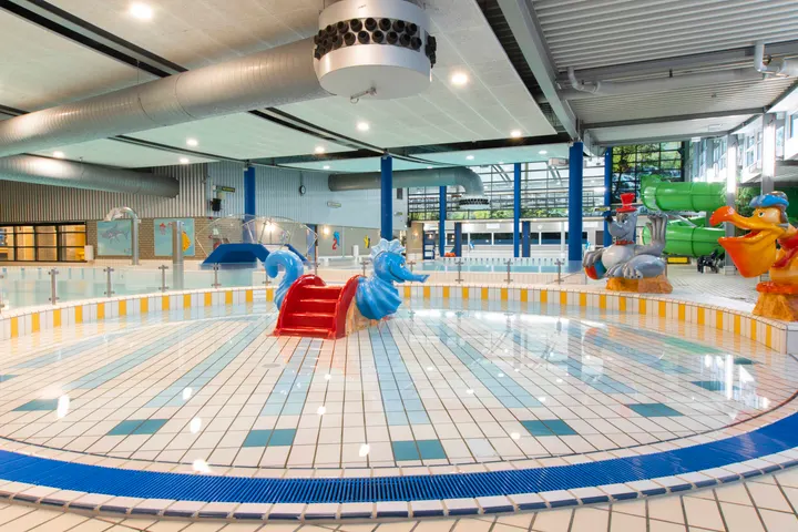 Zwembad Waardergolf — Sportschool in Bomenwijk, Heerhugowaard