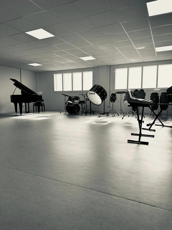 ESCUELA DE BAILE MARTINA MERKEL — baile-studio en Manilva — 3