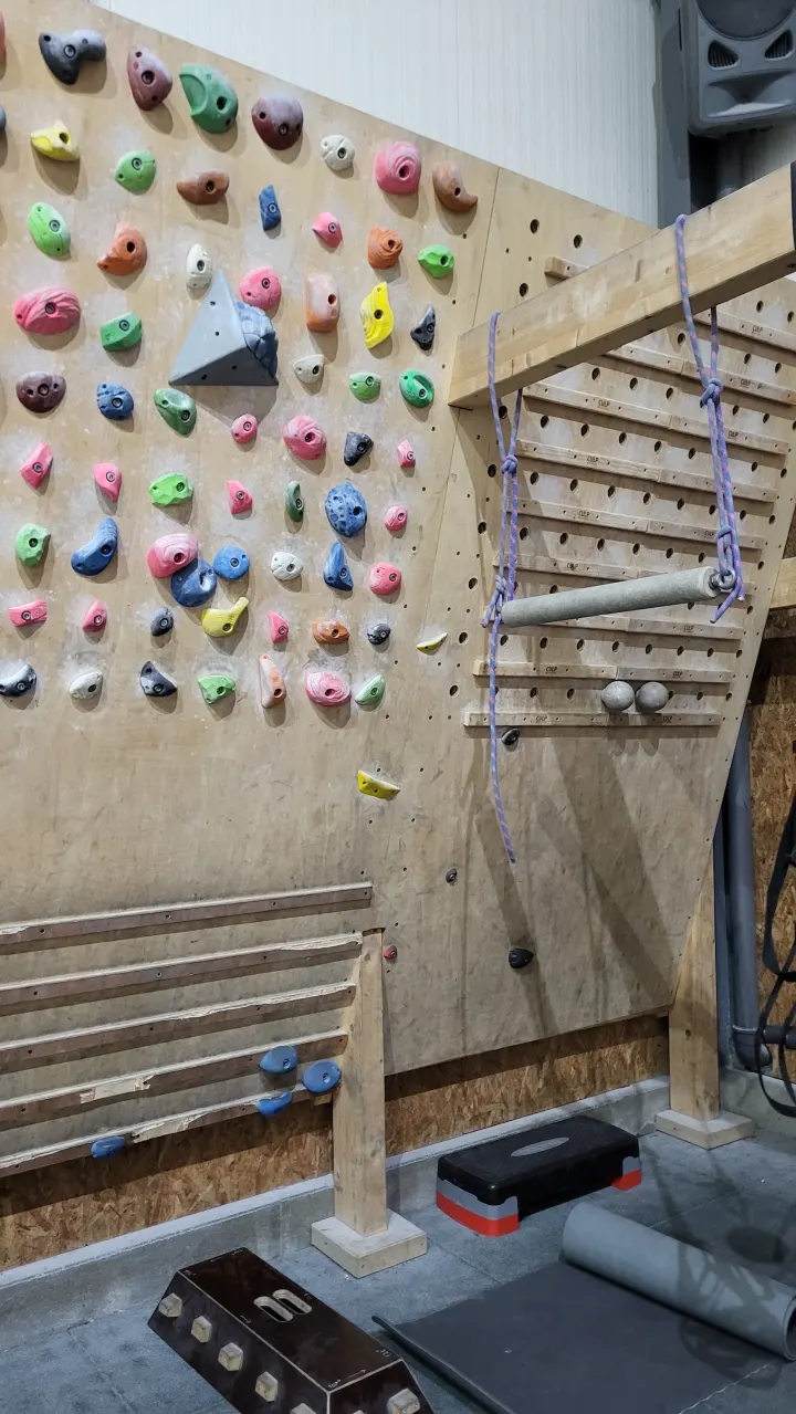 Vertical Escalada — escalada-studio em Estômbar — 3