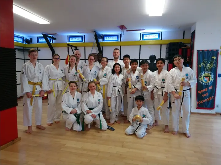 Black Bear Gym Erlangen — Fitnessstudio in Stadtrandsiedlung, Erlangen