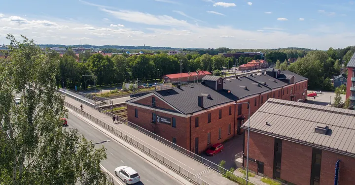 Tanssi- ja Liikuntakeskus — tanssi-studio – Keinusaari, Hämeenlinna — 2