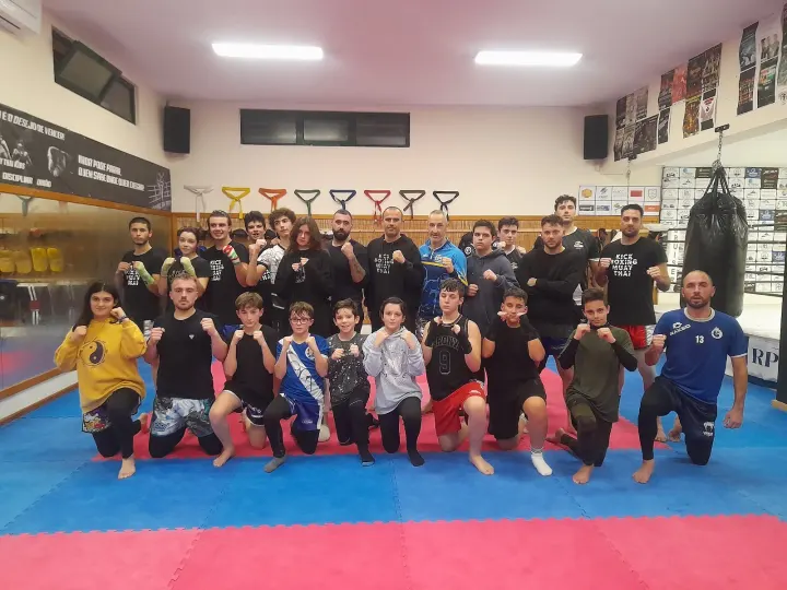 Associação Academia Combate de Gaia — artes marciais-studio em Porto — 2