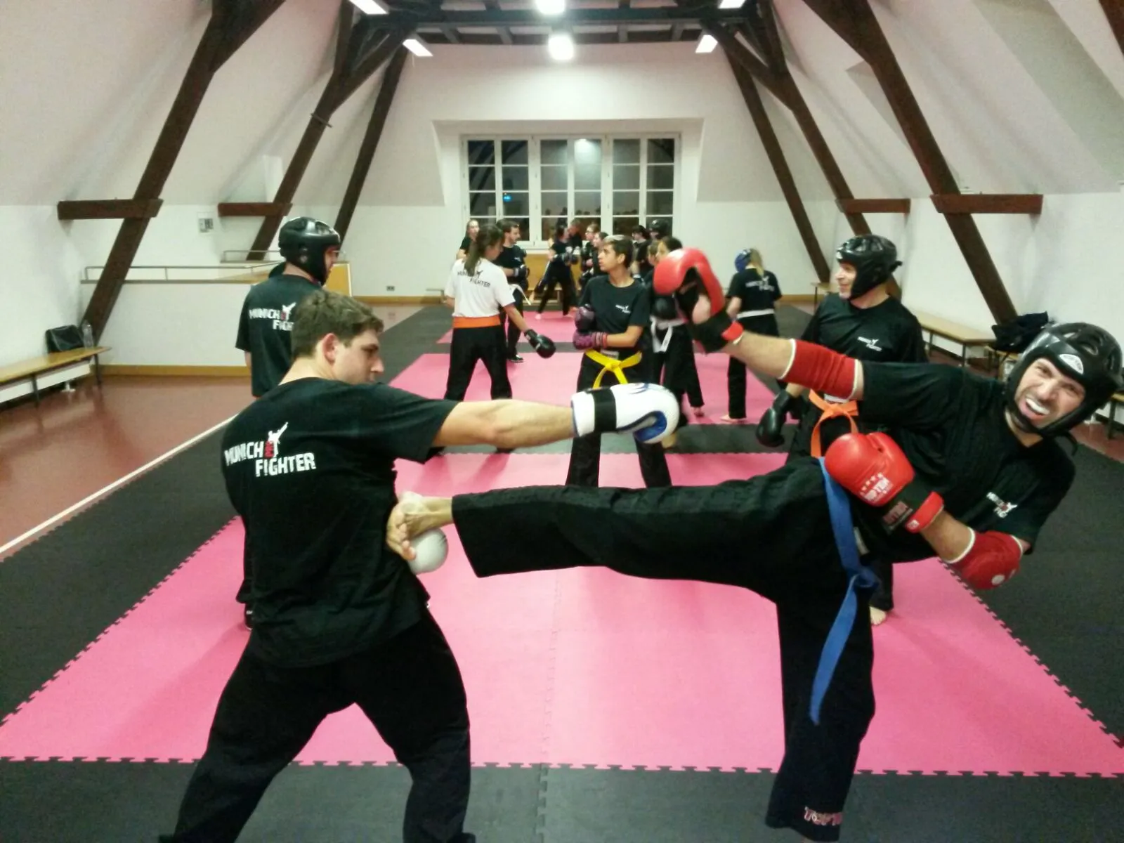 Munich-Pro-Fighter e.V. - Kickboxen / Pointfighting München — kampsport-studio i München — 5