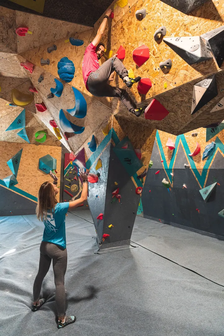 AIR ROCK I sala de escalada — Escalada en El Crucero, Burgos
