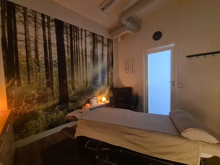 Voima-ja hyvinvointivalmentaja Roosa Valkola — pt studio – Hiukkavaara, Oulu — 2