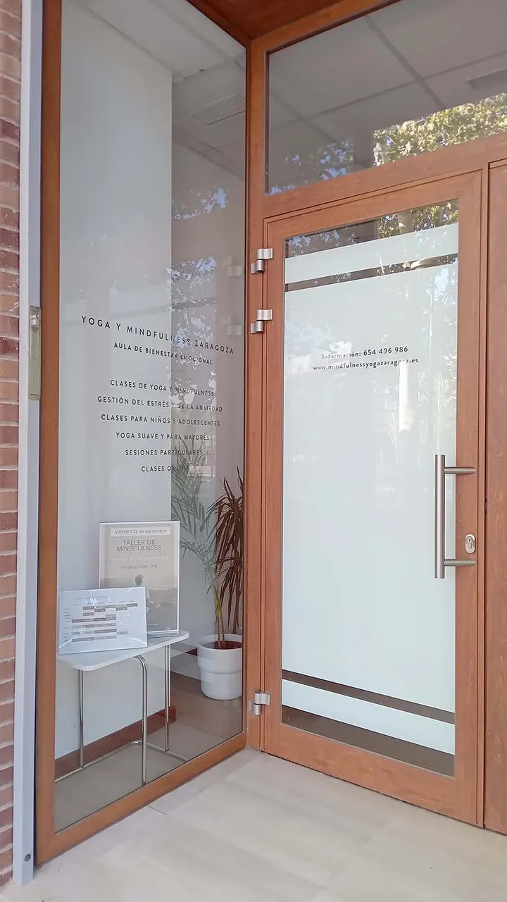Yoga y Estudios Tradicionales — Yoga en Centro, Zaragoza