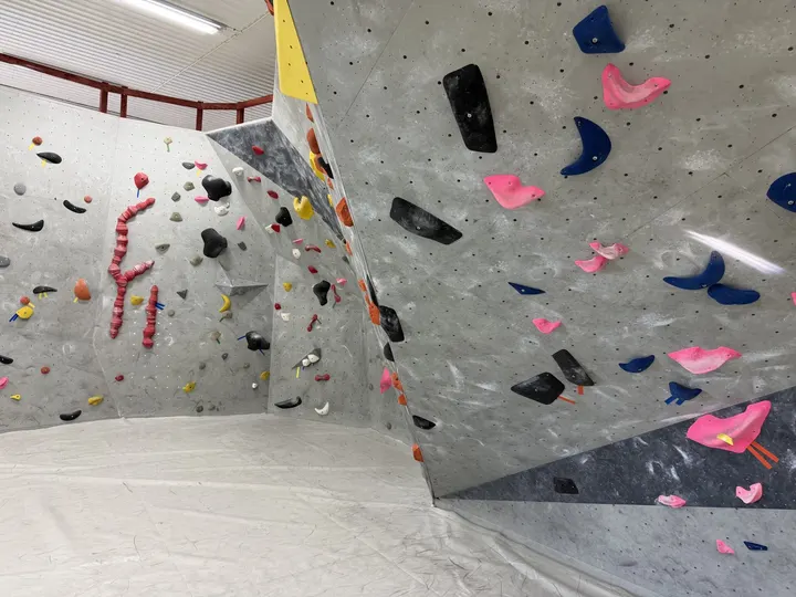 Tjornbro boulder — Bouldering i Stenungsund