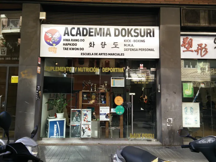 Academia Doksuri — Martial Arts en Sants-Montjuïc, Barcelona
