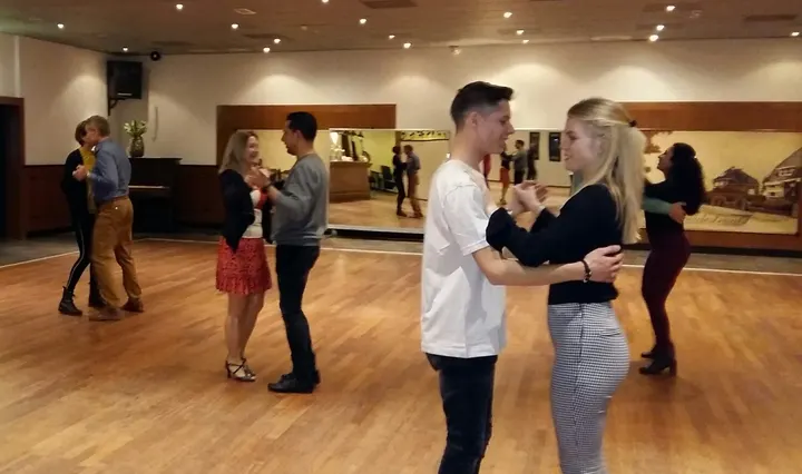 Style-dancing — Dans in Rosmalen Centrum, Rosmalen