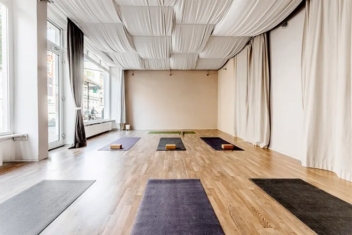 Born Yin Yoga and Wellness — Yoga in Weißensee, Berlin