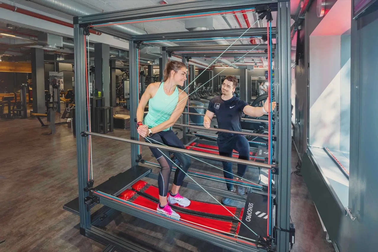 PRIME TIME fitness Leopold Straße — träningsstudio i München — 2