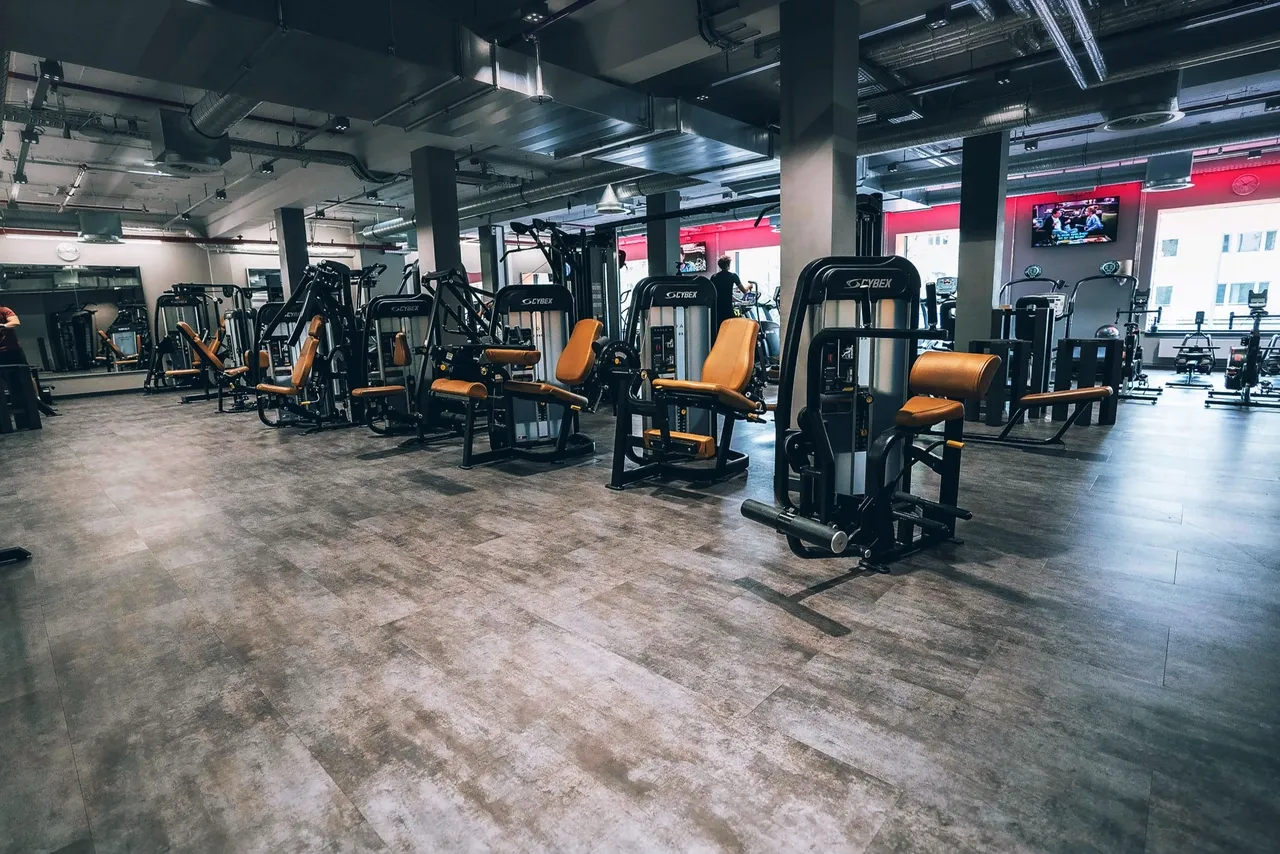 PRIME TIME fitness Leopold Straße — träningsstudio i München — 3