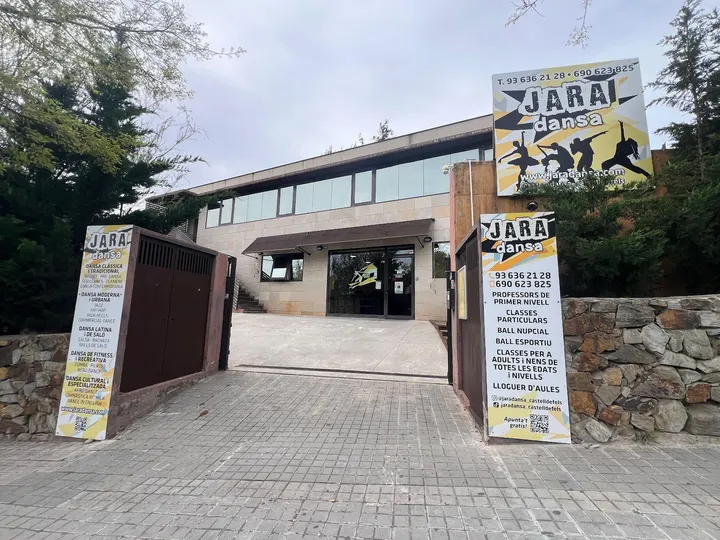 MARAKAS ESCOLA DE BALL — baile-studio en Can Roca, Castelldefels — 2