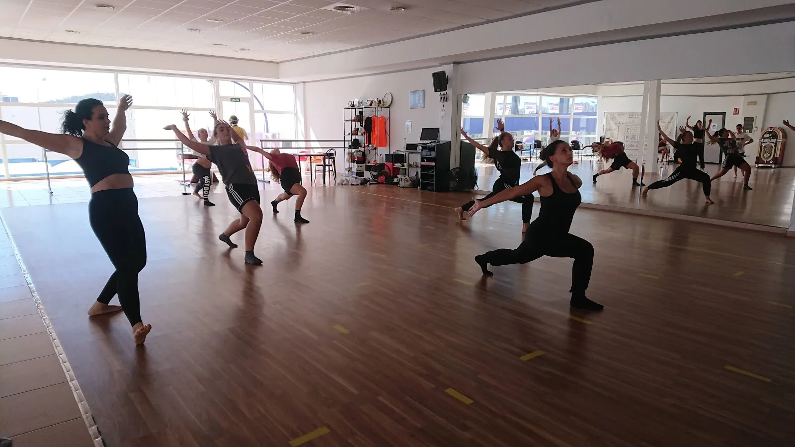 Conuco Dance - Clases de baile — baile-studio en Finestrat — 2