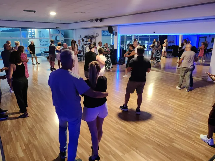 Conuco Dance — baile-studio en Finestrat — 3