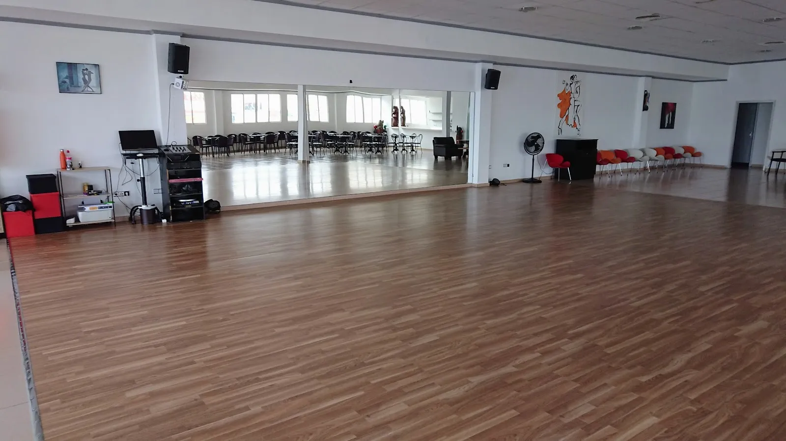 Conuco Dance - Clases de baile — baile-studio en Finestrat — 4