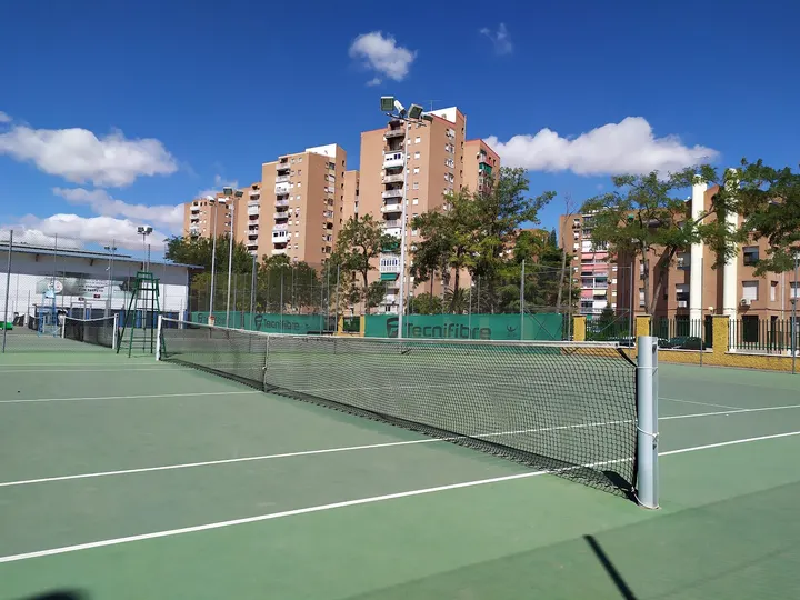 Ciudad Deportiva Municipal El Val — estudio de fitness-studio en Virgen del Val, Alcalá de Henares — 3