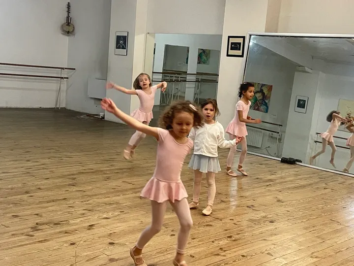 Arts Académie Ballet Corinne Martinez — danse-studio à Bordeaux Centre, Bordeaux — 2