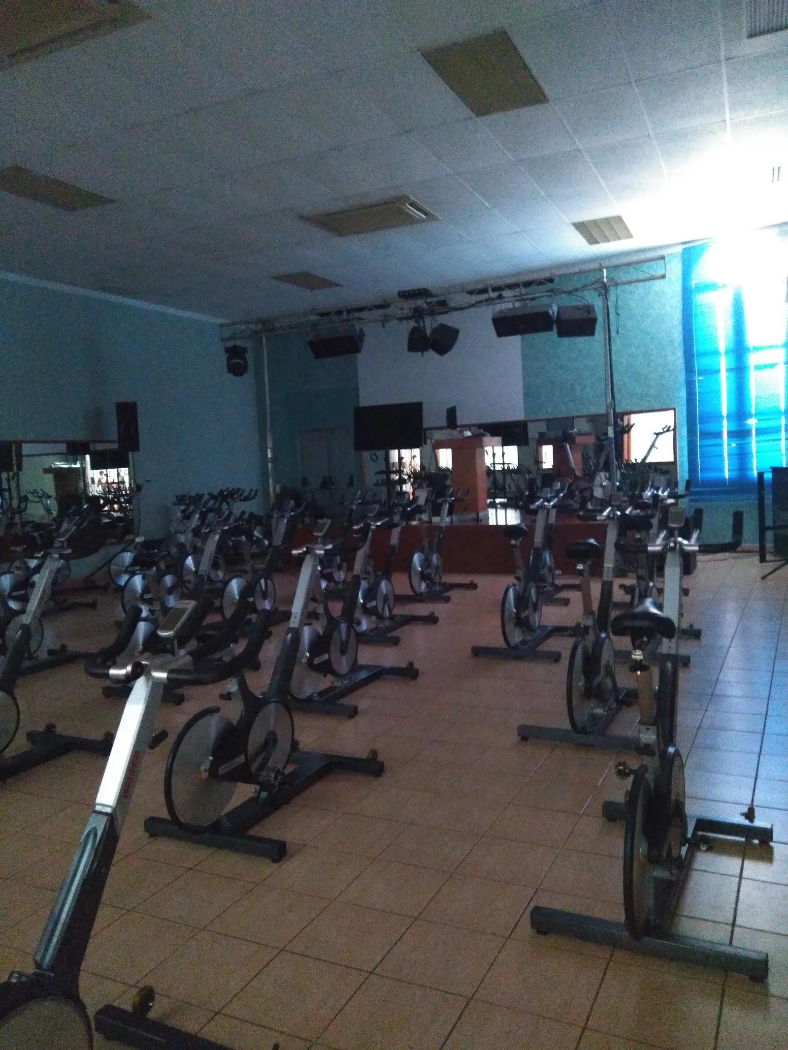 Gimnasio Olimpo Oliva — fuerza-studio en Oliva — 3