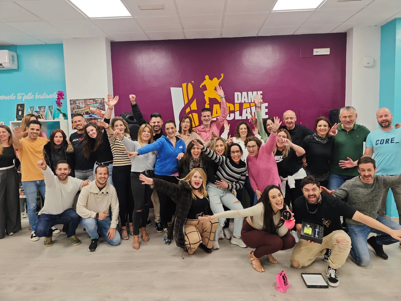 Dame La Clave — baile-studio en María Auxiliadora, Badajoz — 2