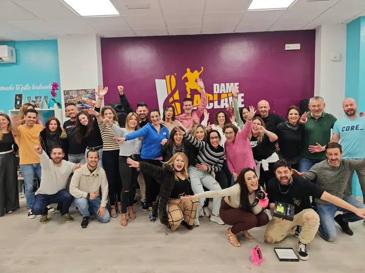 Dame La Clave — baile-studio en María Auxiliadora, Badajoz — 2