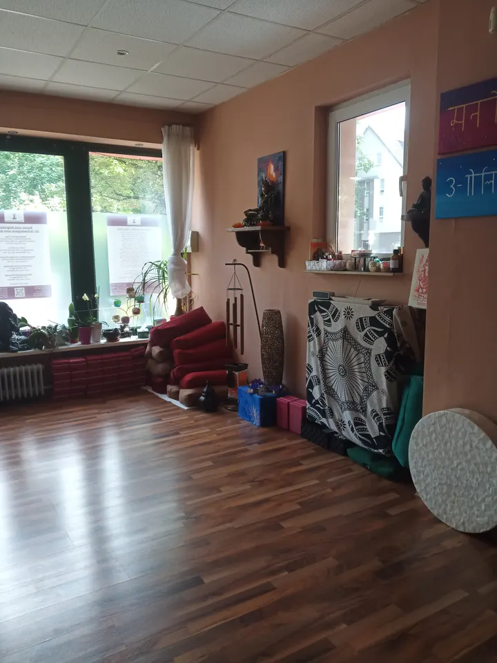 Qibloom — Meditation in Marienfelde, Berlin