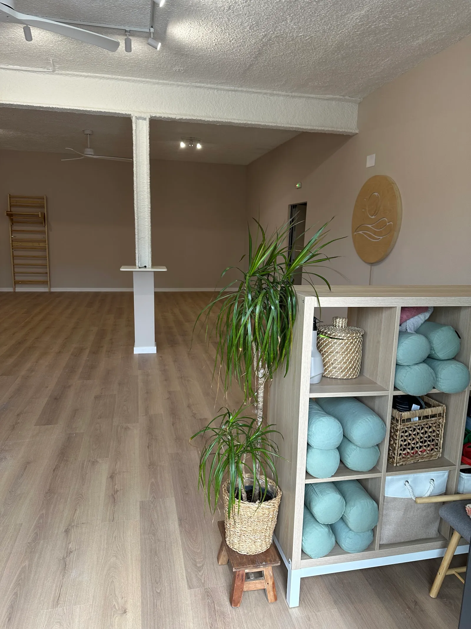 CALMA IOGA - Yoga, Pilates Reformer, Masaje Thailandés — yoga-studio en Palafrugell — 5