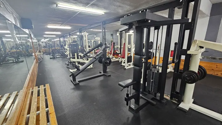 Gimnasio Atlantic Huelva — fuerza-studio en Huelva — 4