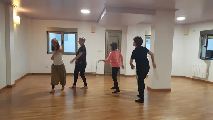 Yoga Om Meditación Y Yoga — yoga-studio en Fene — 3