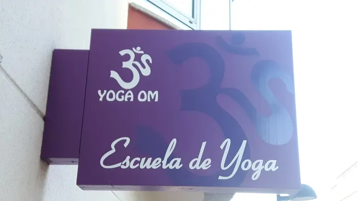 Yoga Om Meditación Y Yoga — yoga-studio en Fene — 3