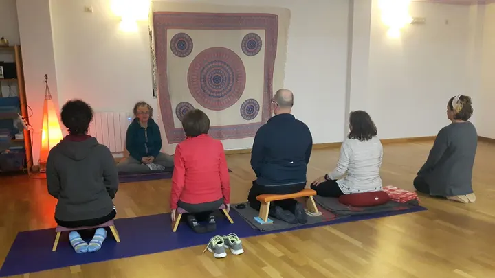 Yoga Om Meditación Y Yoga — yoga-studio en Fene — 4