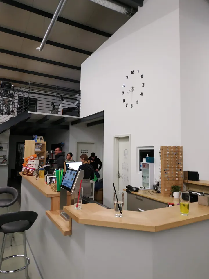 ATHLETICS Fitnesszentrum — Fitnessstudio in Östliche Außenstadt, Bad Neustadt