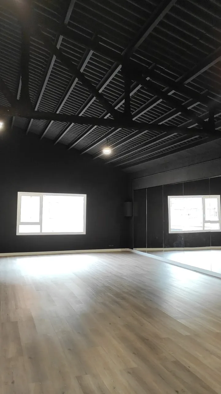 Flawless Dance School — baile-studio en Ca n'Aurell, Terrassa — 2