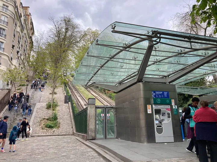 Physicare - Funiculaire de Montmartre — salle de fitness-studio à Quartier de Clignancourt, Paris — 2